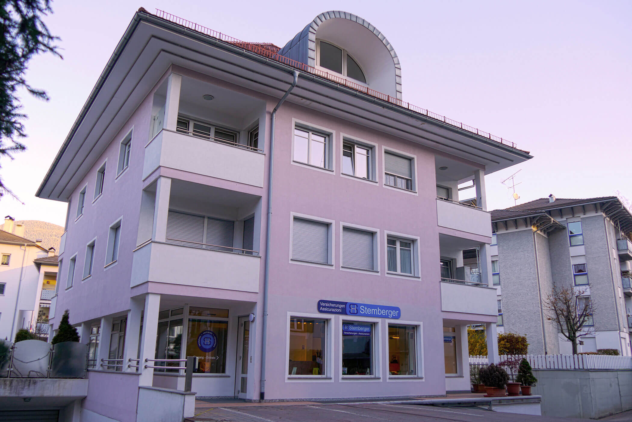 Stemberger Versischerung Lage